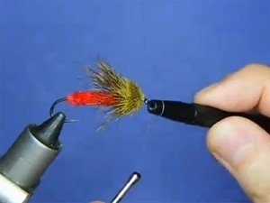 How to use a finisher (a whip finish tool) - Fly tying step by step  Patterns & Tutorials